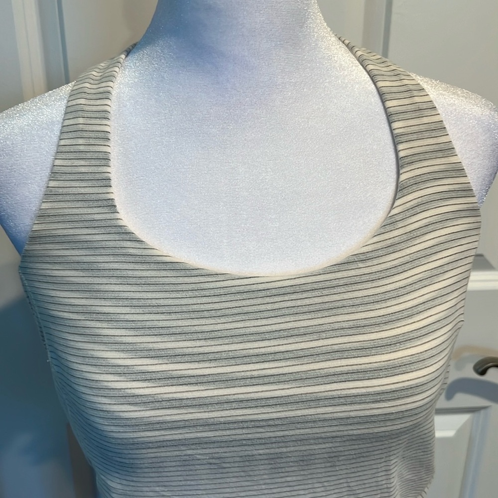 Lululemon Free To Be Serene Tank.  Color- Red/Black/Cream- Size 4.  Unique! - Picture 5 of 5